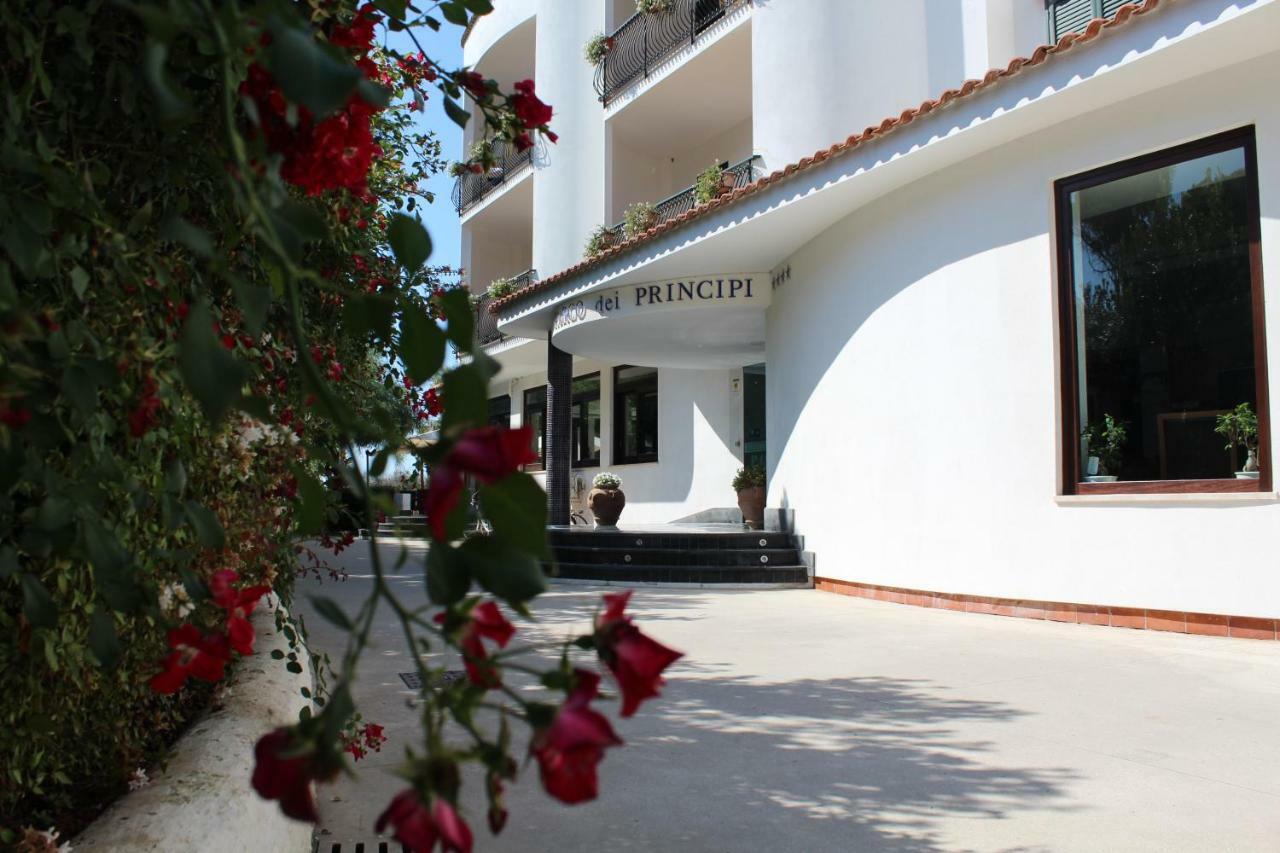 Parco Dei Principi Hotel Paestum Exterior photo